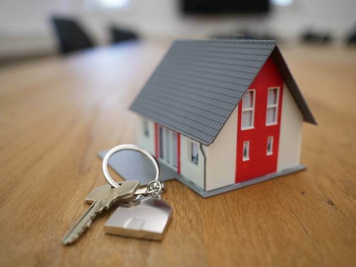 HOW TO AVOID REAL ESTATE SCAMS:5 RED FLAGS YOU SHOULD NEVER IGNORE